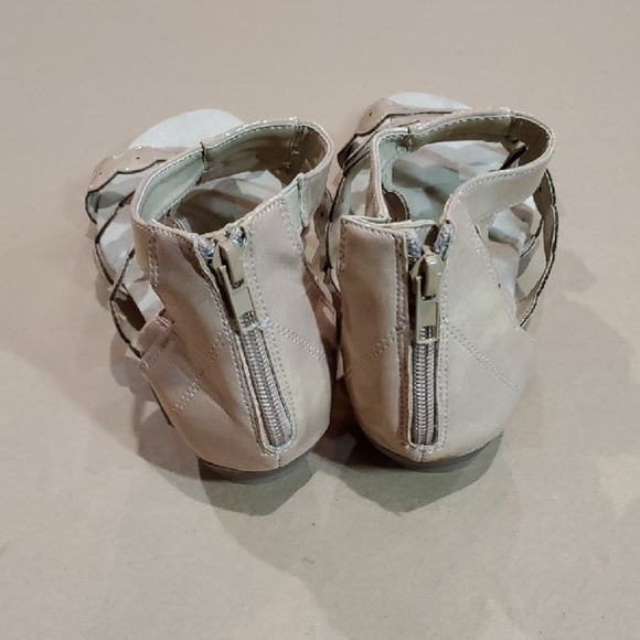 Avon Tan Sandals with T-Strap and Embellishments - Picture 4 of 6